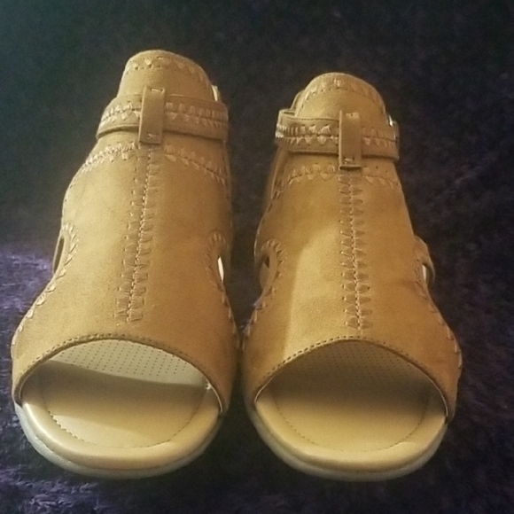 Comfortview Brown Open-Toe Sandals - Picture 1 of 6